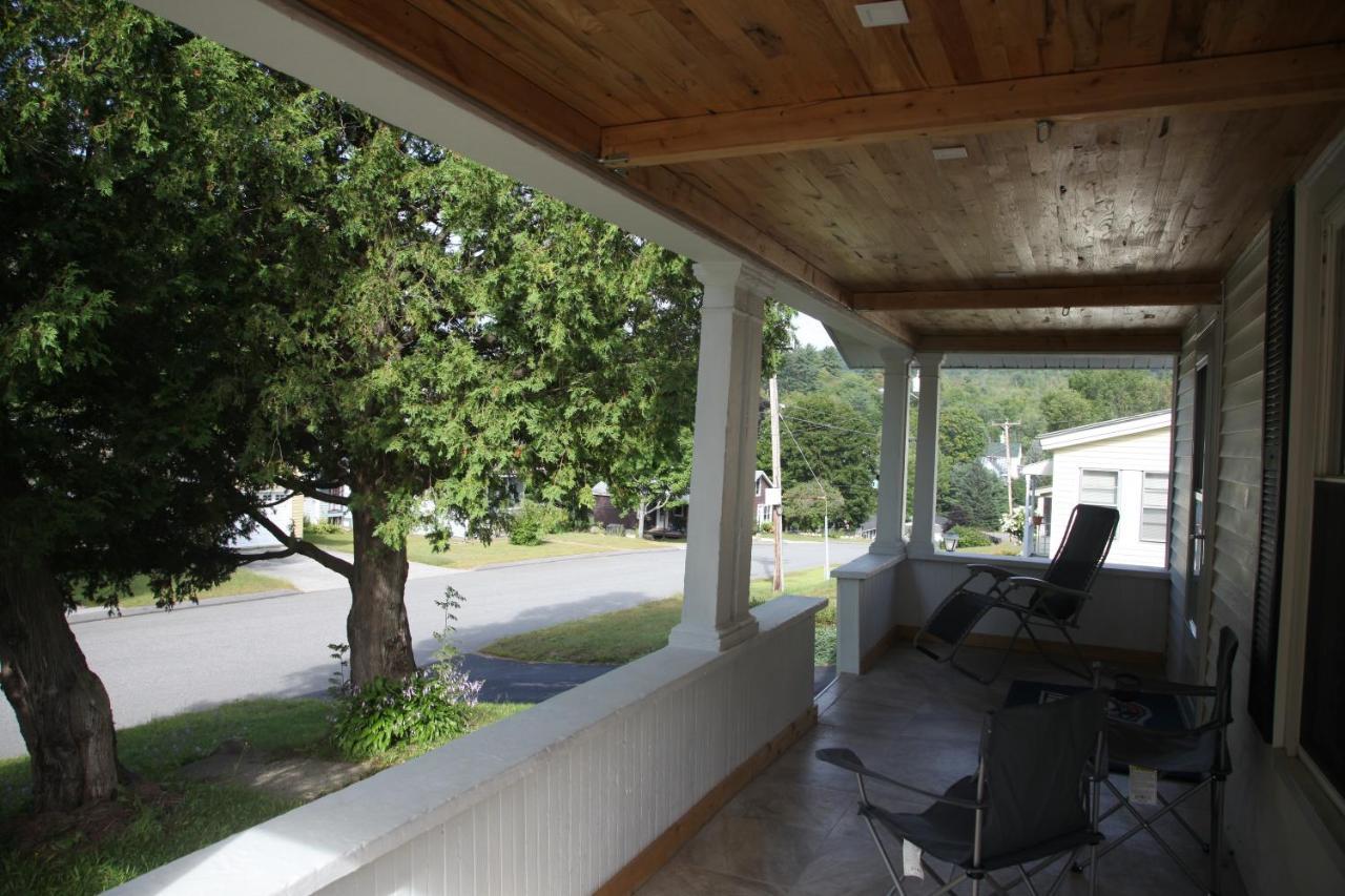 Charming Home Near Ski Areas Rumford Exterior photo
