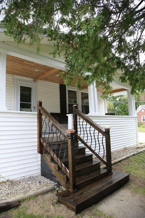 Charming Home Near Ski Areas Rumford Exterior photo